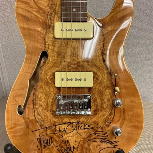 Image of Bonnaroo Auction Item: Michael Kelly Electric Guitar Signed by The Chicks